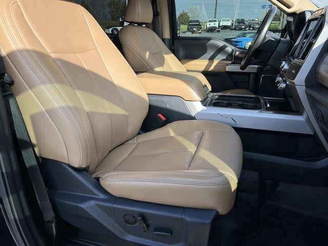 2022 Ford Super Duty F-350 DRW LARIAT 4WD Crew Cab 8' Box