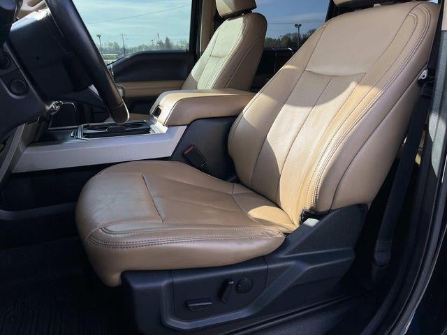 2022 Ford Super Duty F-350 DRW LARIAT 4WD Crew Cab 8' Box