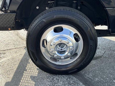 2022 Ford Super Duty F-350 DRW LARIAT 4WD Crew Cab 8' Box