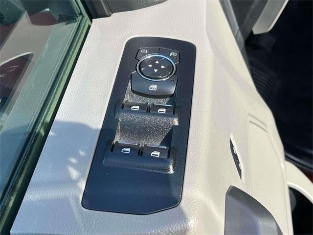 2015 Ford F-150 4WD SuperCrew 5-1/2 Ft Box XLT