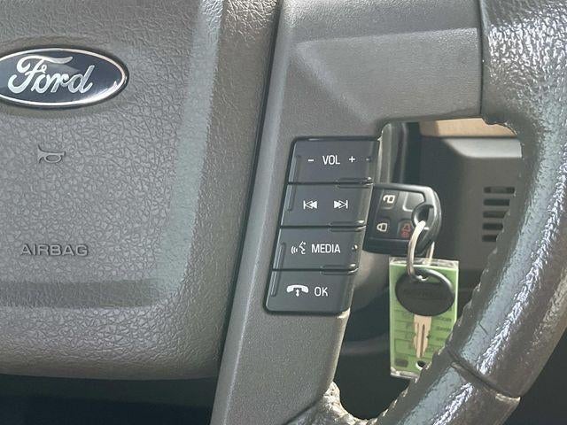 2013 Ford F-150 2WD SuperCrew 5-1/2 Ft Box XLT