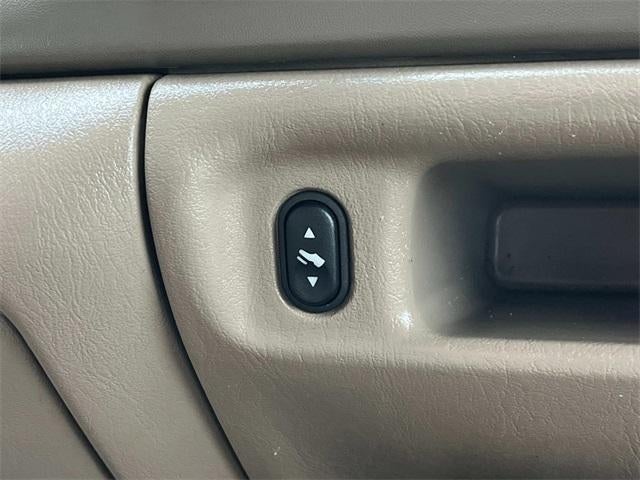 2004 Ford Super Duty F-350 SRW Lariat