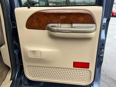 2004 Ford Super Duty F-350 SRW Lariat