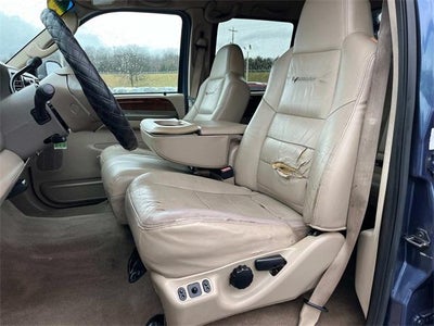 2004 Ford Super Duty F-350 SRW Lariat
