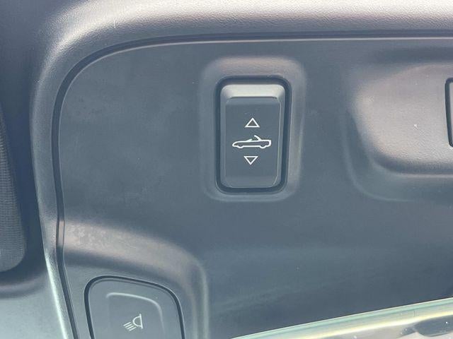 2022 Chevrolet Camaro 2dr Convertible 2LT