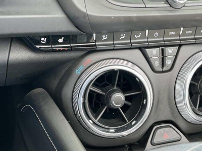 2022 Chevrolet Camaro 2dr Convertible 2LT