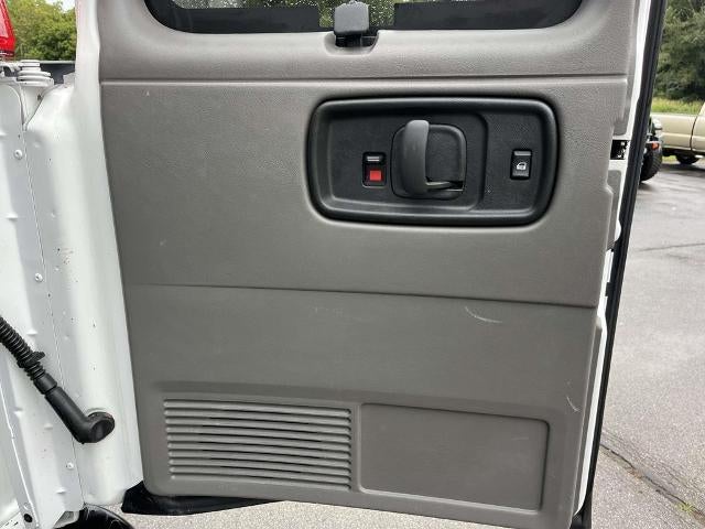 2021 Chevrolet Express Passenger 2500 Regular Wheelbase Rear-Wheel Drive 1LS