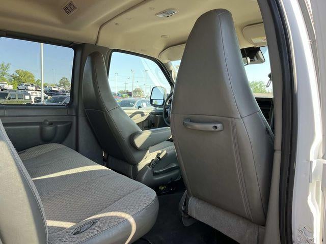 2024 Chevrolet Express Passenger 3500 Extended Wheelbase Rear-Wheel Drive 1LT