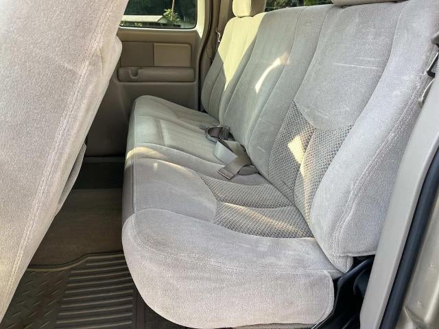 2004 Chevrolet Silverado 2500 HD LS