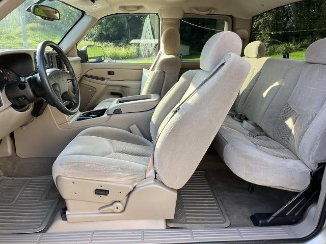 2004 Chevrolet Silverado 2500 HD LS