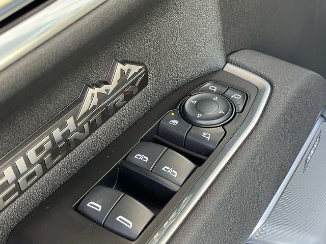 2025 Chevrolet Silverado 1500 Crew Cab Short Box 4-Wheel Drive High Country