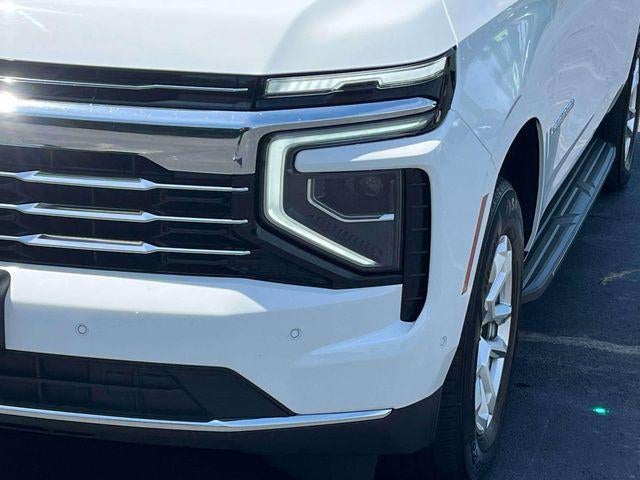 2025 Chevrolet Suburban 4WD LT