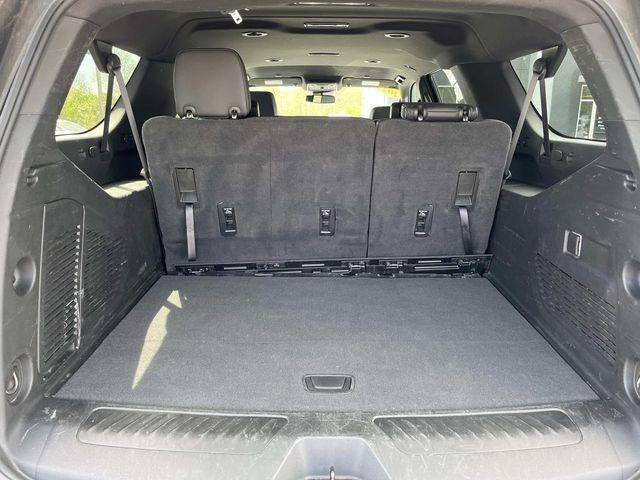 2024 Chevrolet Suburban 4WD LT