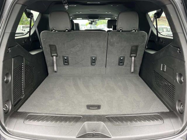 2024 Chevrolet Suburban 4WD LT
