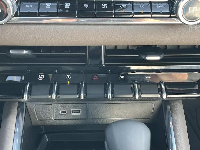 2025 GMC Canyon Crew Cab Short Box 4-Wheel Drive Denali