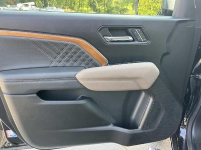 2025 GMC Canyon Crew Cab Short Box 4-Wheel Drive Denali