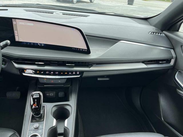 2024 Cadillac XT4 AWD 4dr Premium Luxury