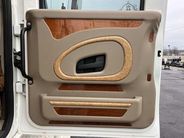 2008 International DuraStar 4400 SBA LP 4X2