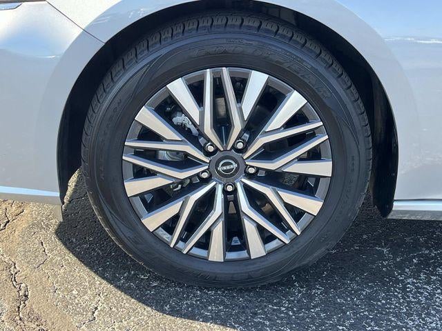 2023 Nissan Altima 2.5 SV Sedan