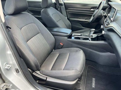 2024 Nissan Altima 2.5 SV Sedan