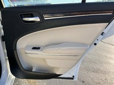 2018 Chrysler 300 Limited RWD