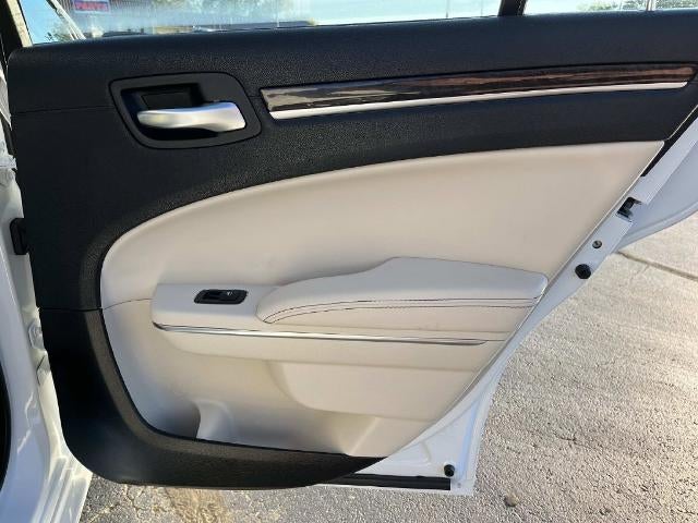 2018 Chrysler 300 Limited RWD