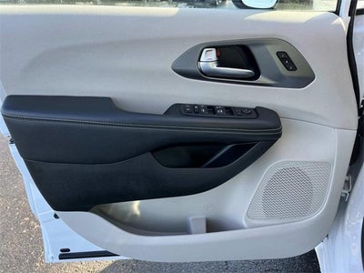 2024 Chrysler Pacifica Touring L FWD