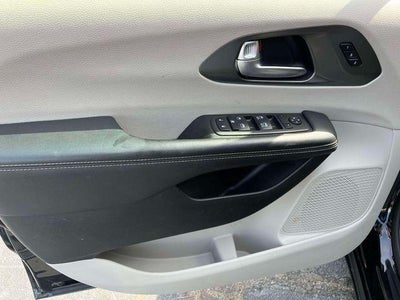 2023 Chrysler Pacifica Touring L FWD