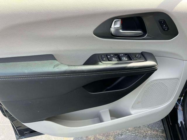 2023 Chrysler Pacifica Touring L FWD