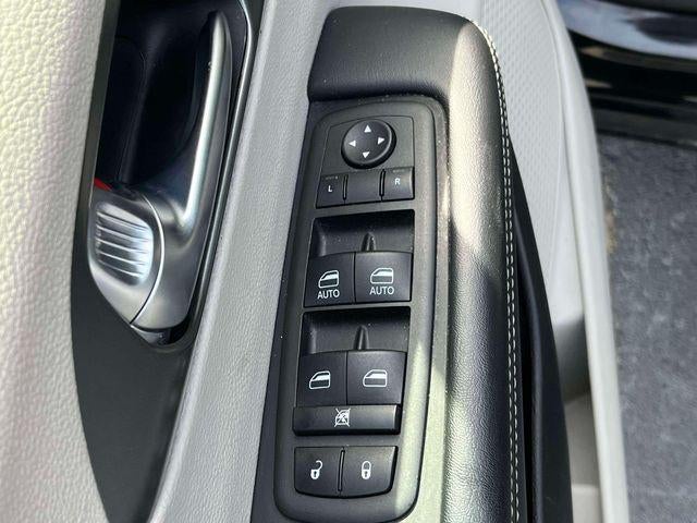 2023 Chrysler Pacifica Touring L FWD