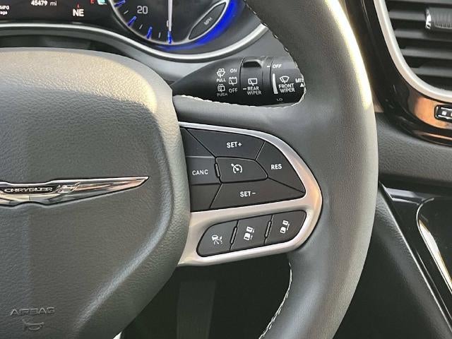 2025 Chrysler Pacifica Select FWD