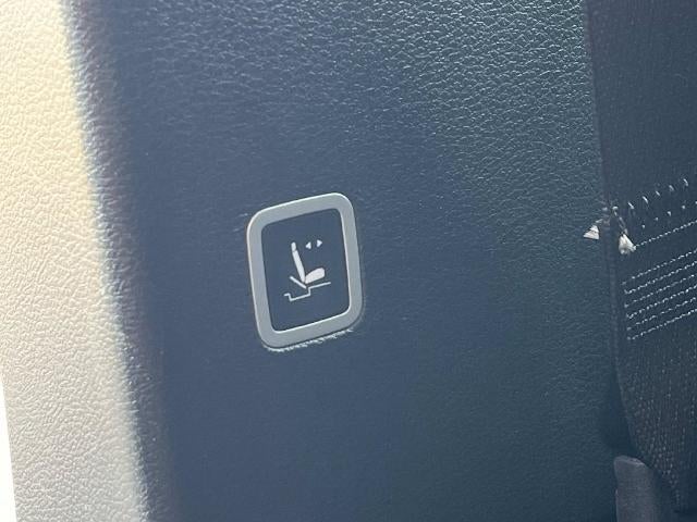 2025 Chrysler Pacifica Select FWD