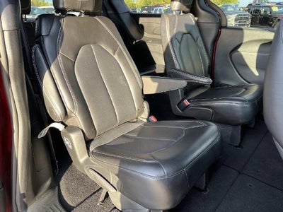 2025 Chrysler Pacifica Select FWD