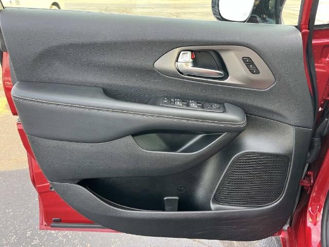 2025 Chrysler Pacifica Select FWD
