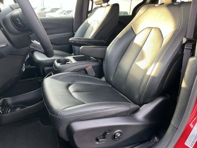 2025 Chrysler Pacifica Select FWD