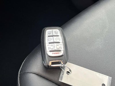 2025 Chrysler Pacifica Select FWD