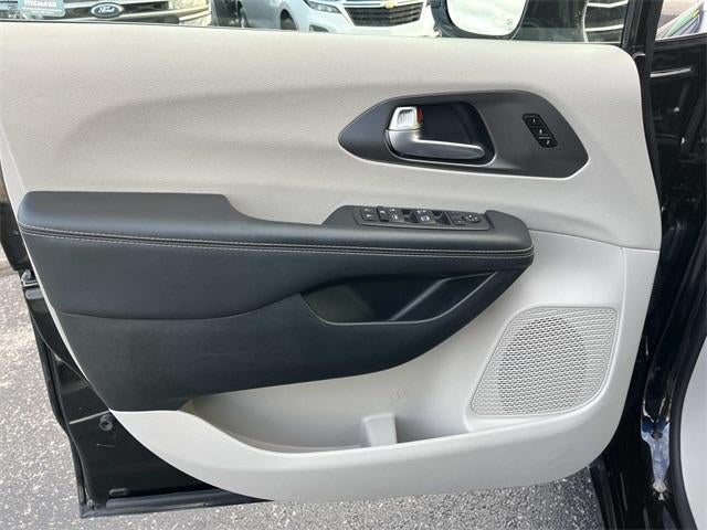 2024 Chrysler Pacifica Touring L FWD