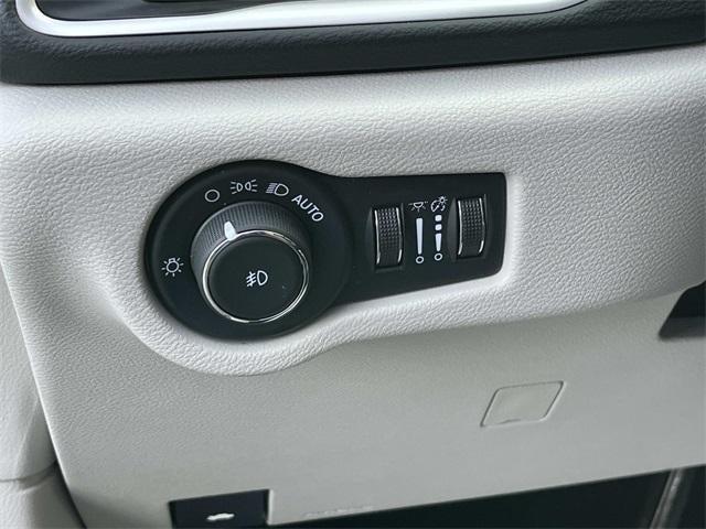 2024 Chrysler Pacifica Touring L FWD