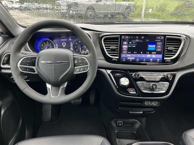 2025 Chrysler Pacifica Select FWD