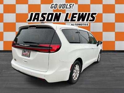 2025 Chrysler Pacifica Select FWD