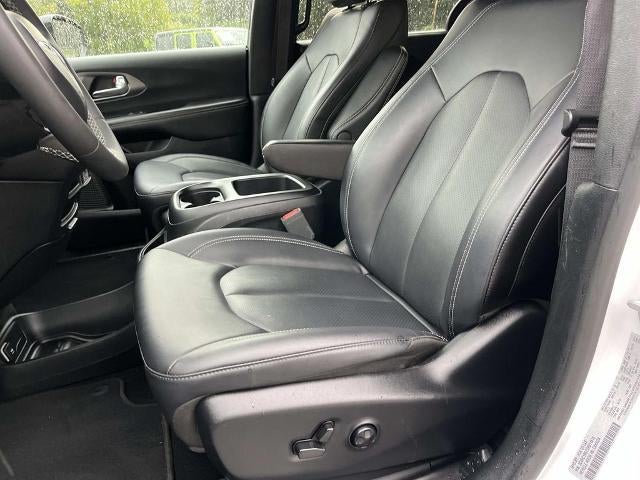 2025 Chrysler Pacifica Select FWD