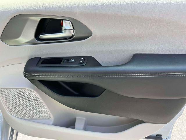 2023 Chrysler Pacifica Touring L FWD