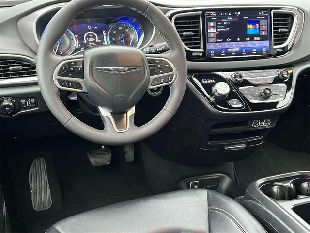 2025 Chrysler Pacifica Select FWD