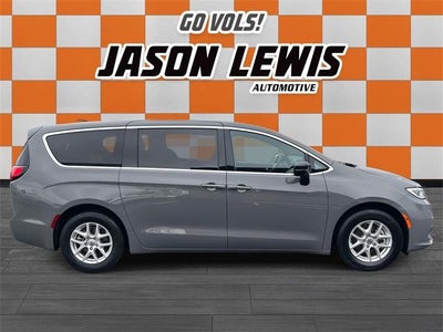 2025 Chrysler Pacifica Select FWD