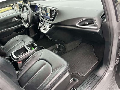 2025 Chrysler Pacifica Select FWD