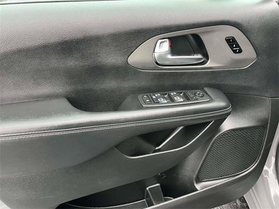 2025 Chrysler Pacifica Select FWD