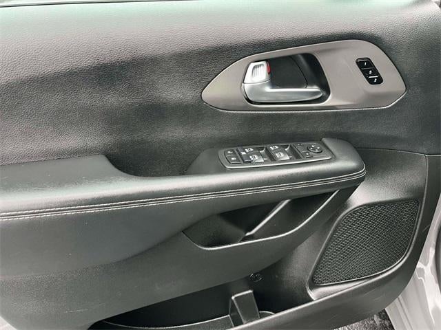 2025 Chrysler Pacifica Select FWD