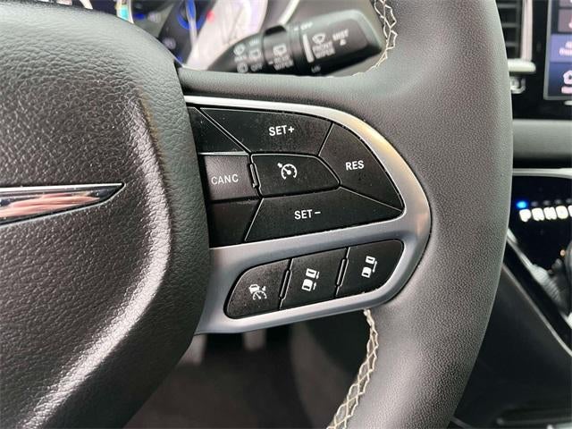 2025 Chrysler Pacifica Select FWD