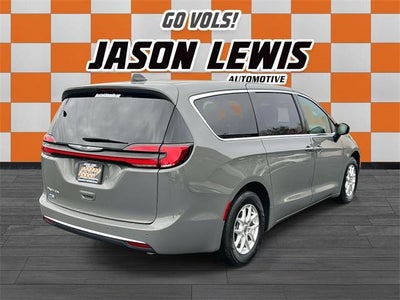 2025 Chrysler Pacifica Select FWD