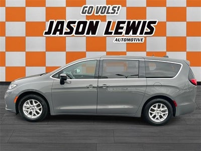 2025 Chrysler Pacifica Select FWD